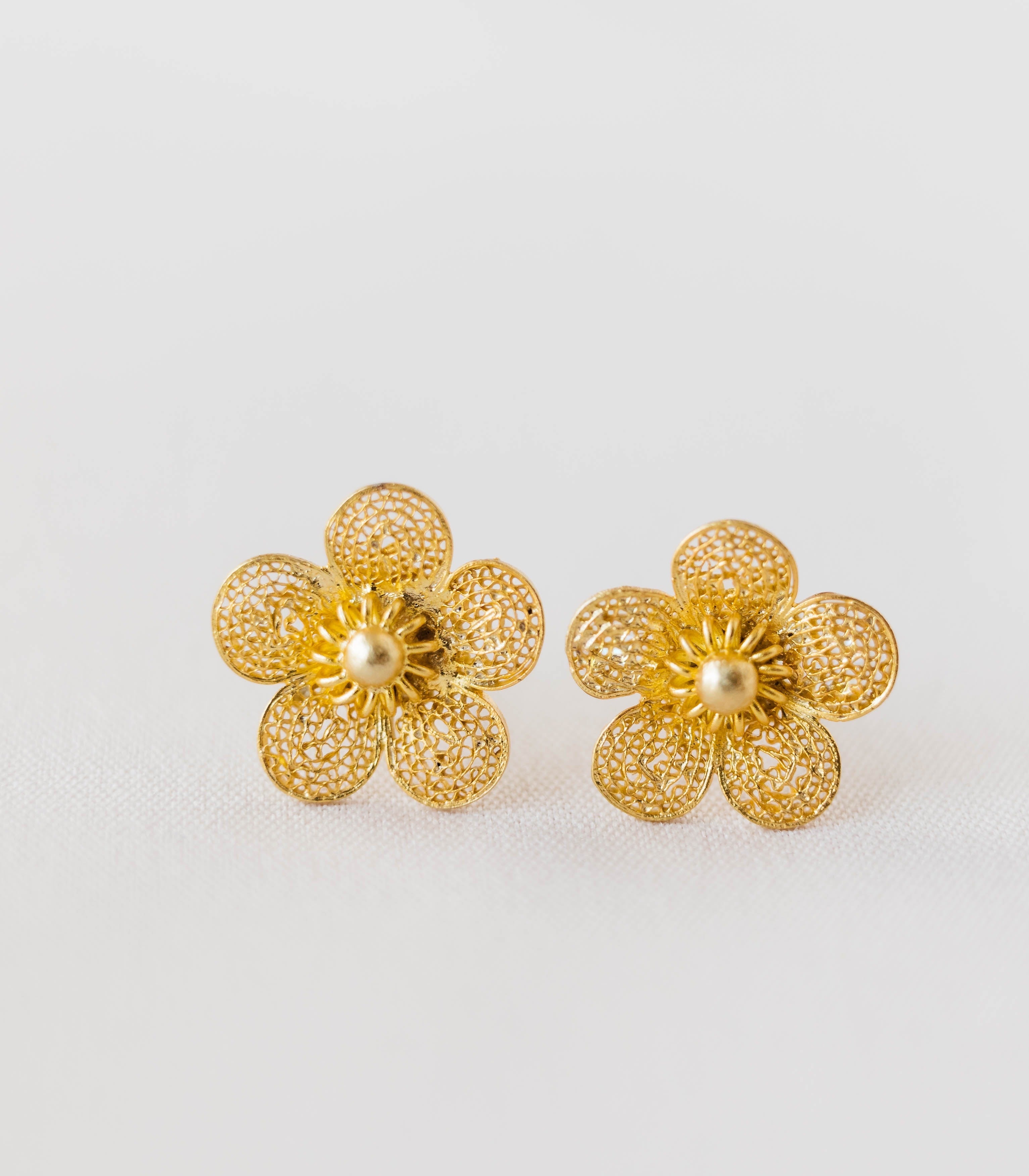 Sampaguita Filigree Stud Earrings - AMAMI