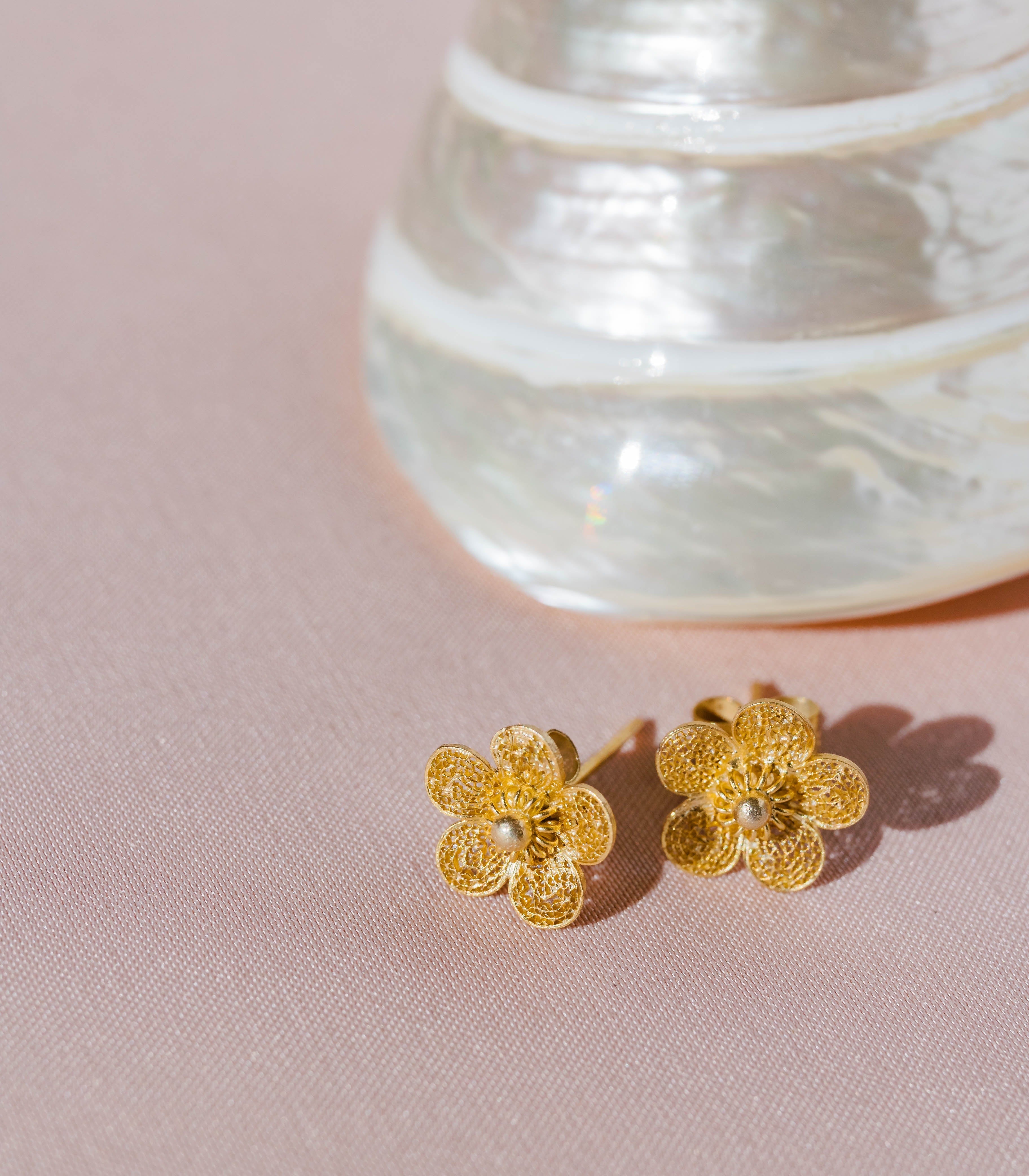 Sampaguita Filigree Stud Earrings - AMAMI