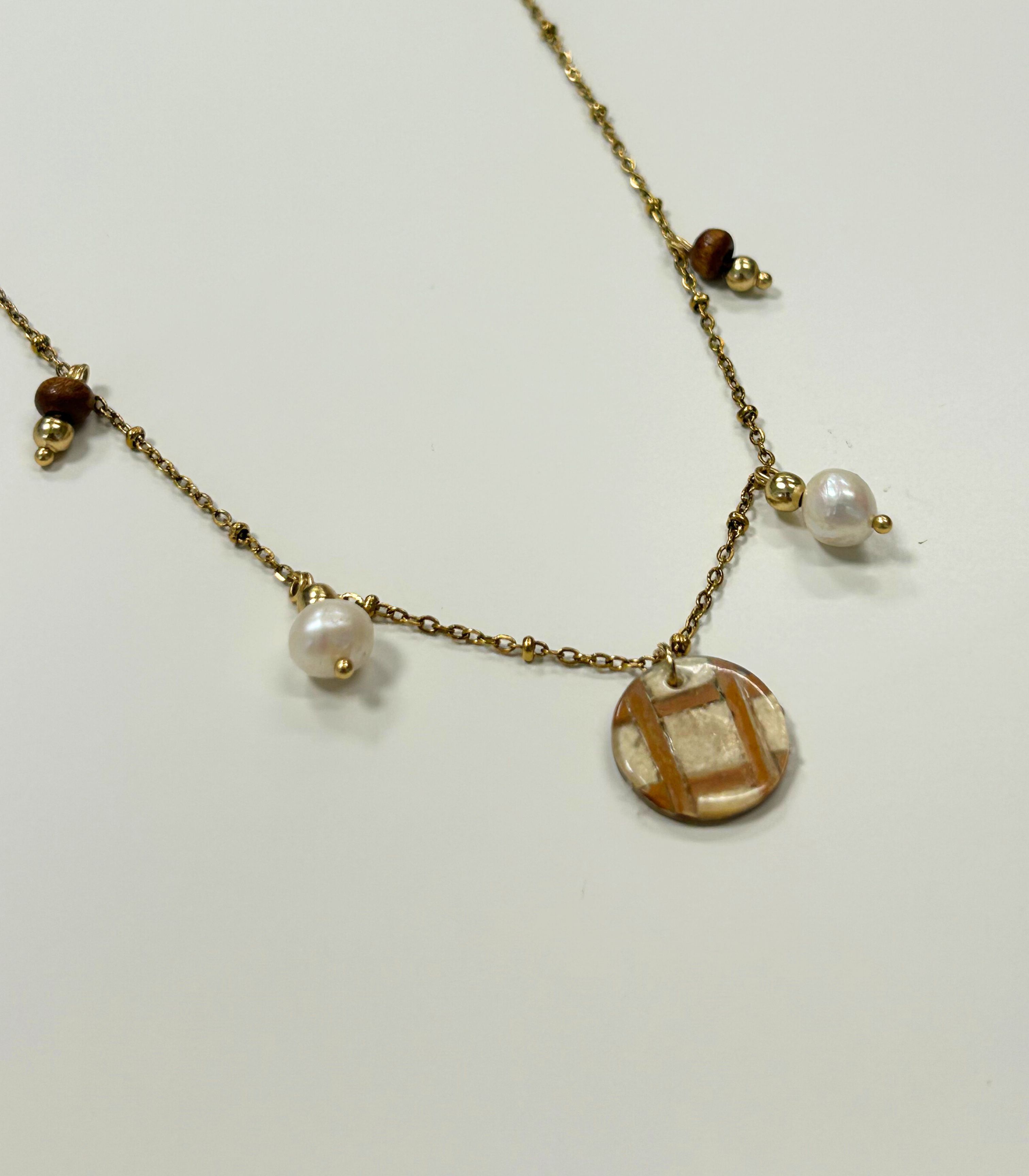 Capiz Pearl Pendant Necklace - Arete