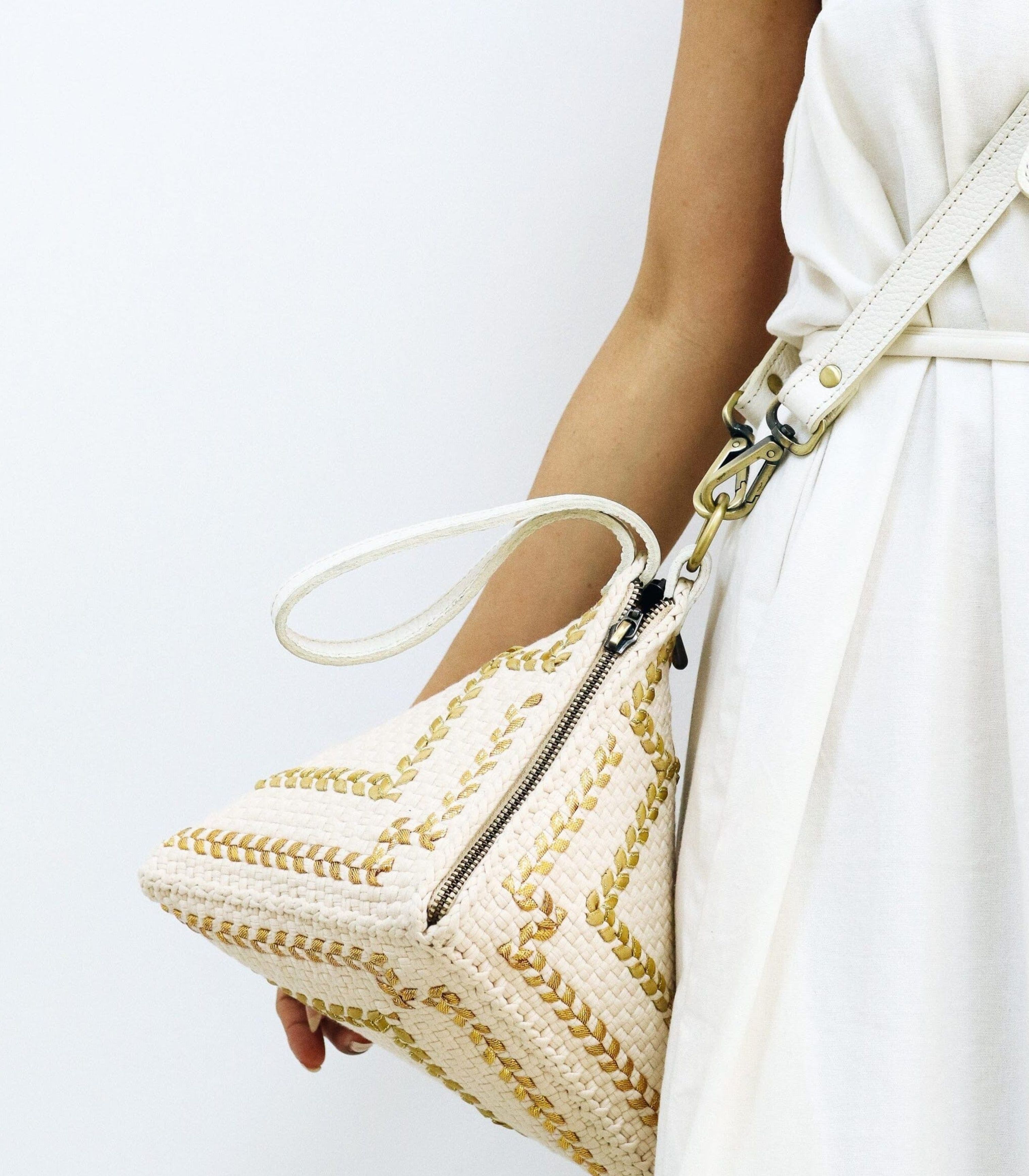 Puso Pyramid Handbag in Beige & Gold - R2R
