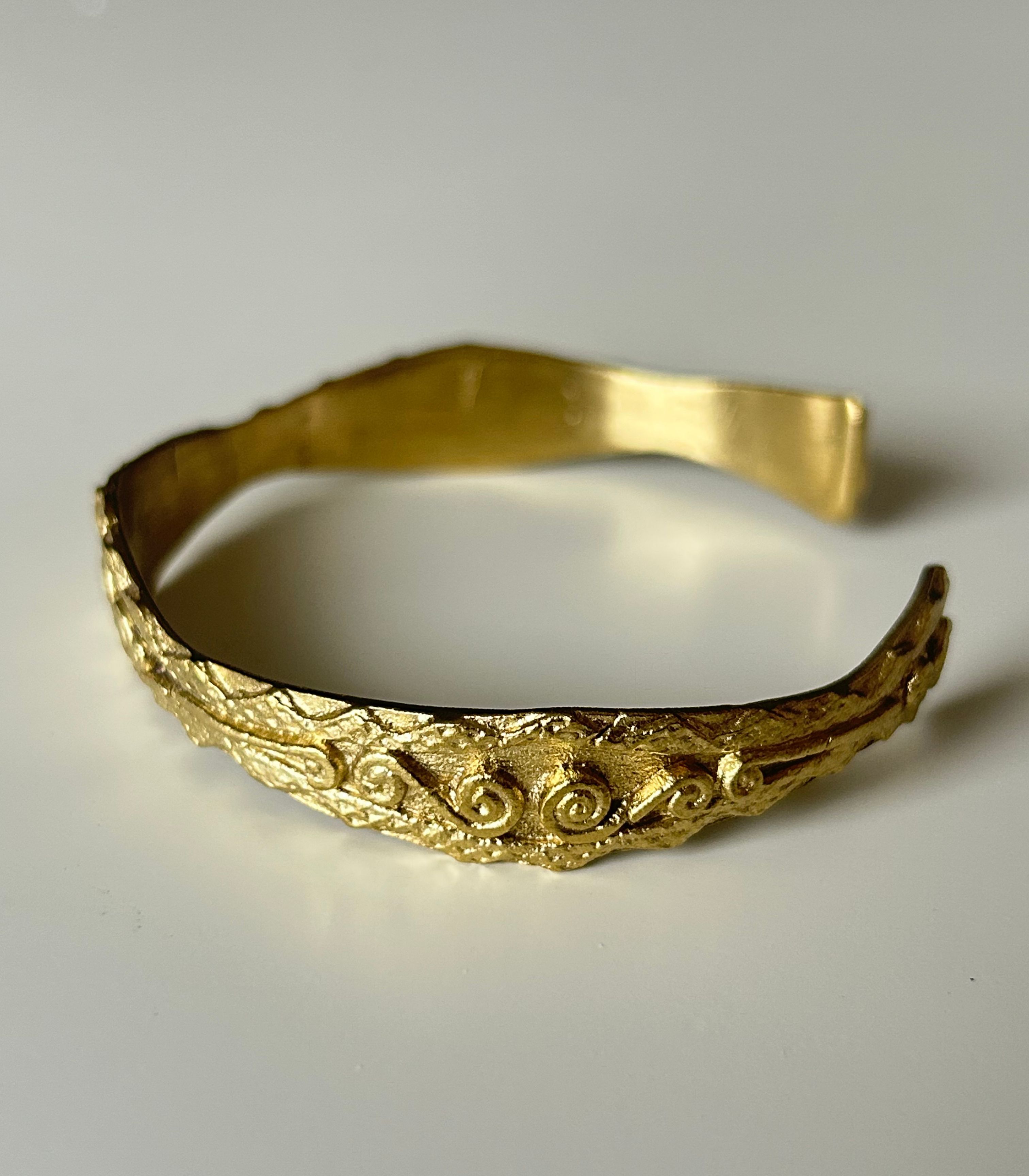 Datu Tboli Crown Brass Bangle - Sesotunawa