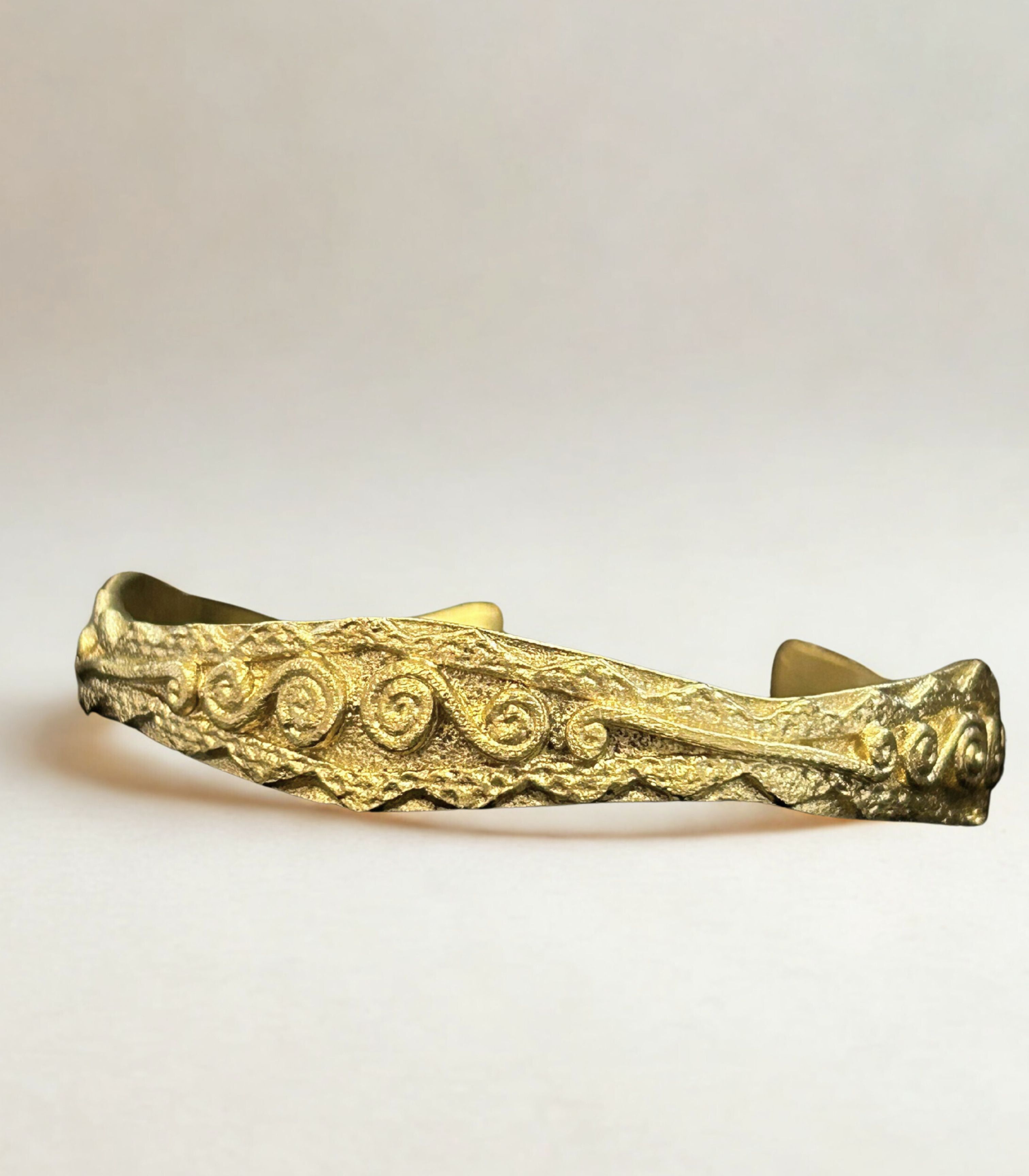 Datu Tboli Crown Brass Bangle