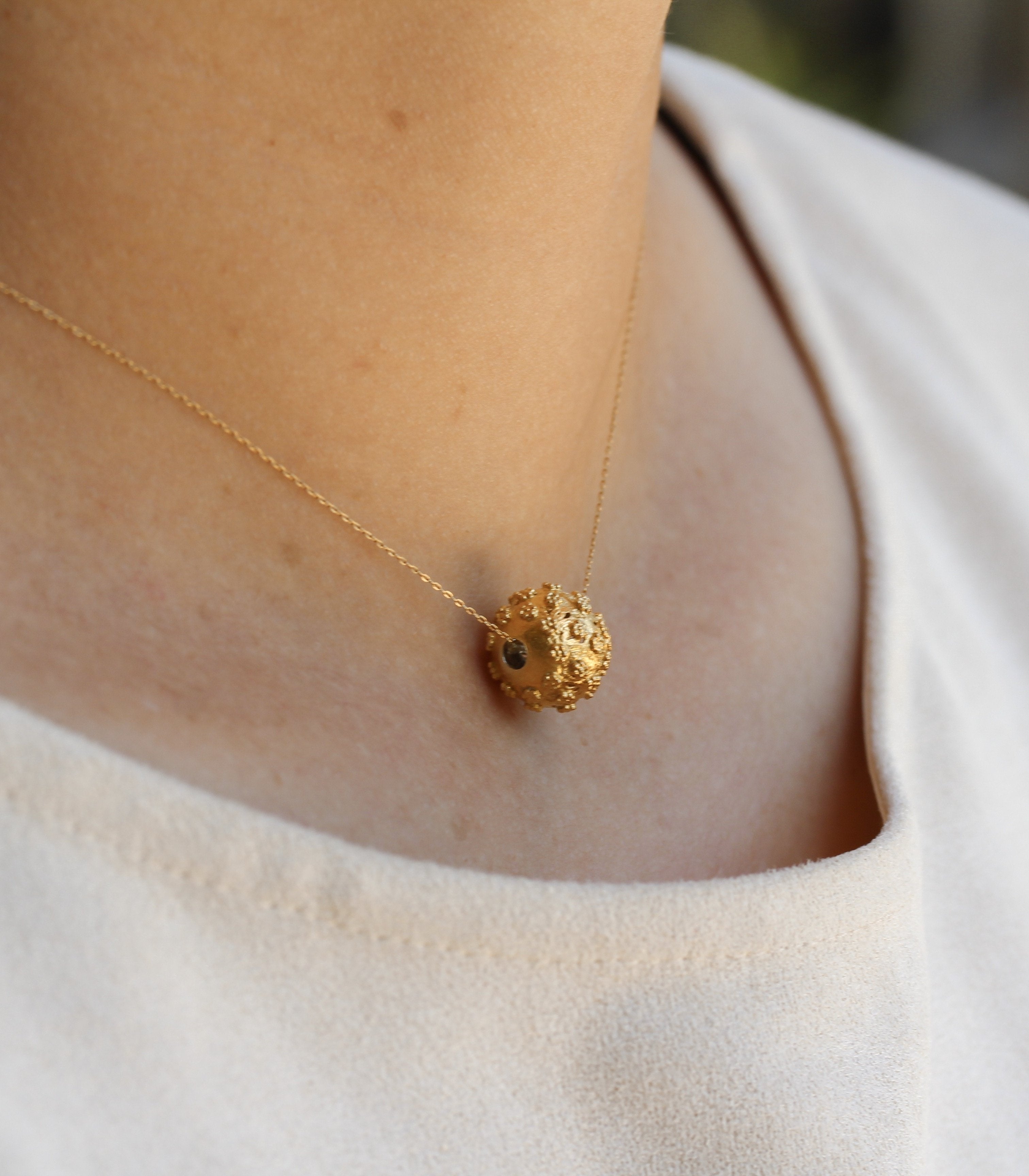 Amami Chain Pendant Necklace - AMAMI