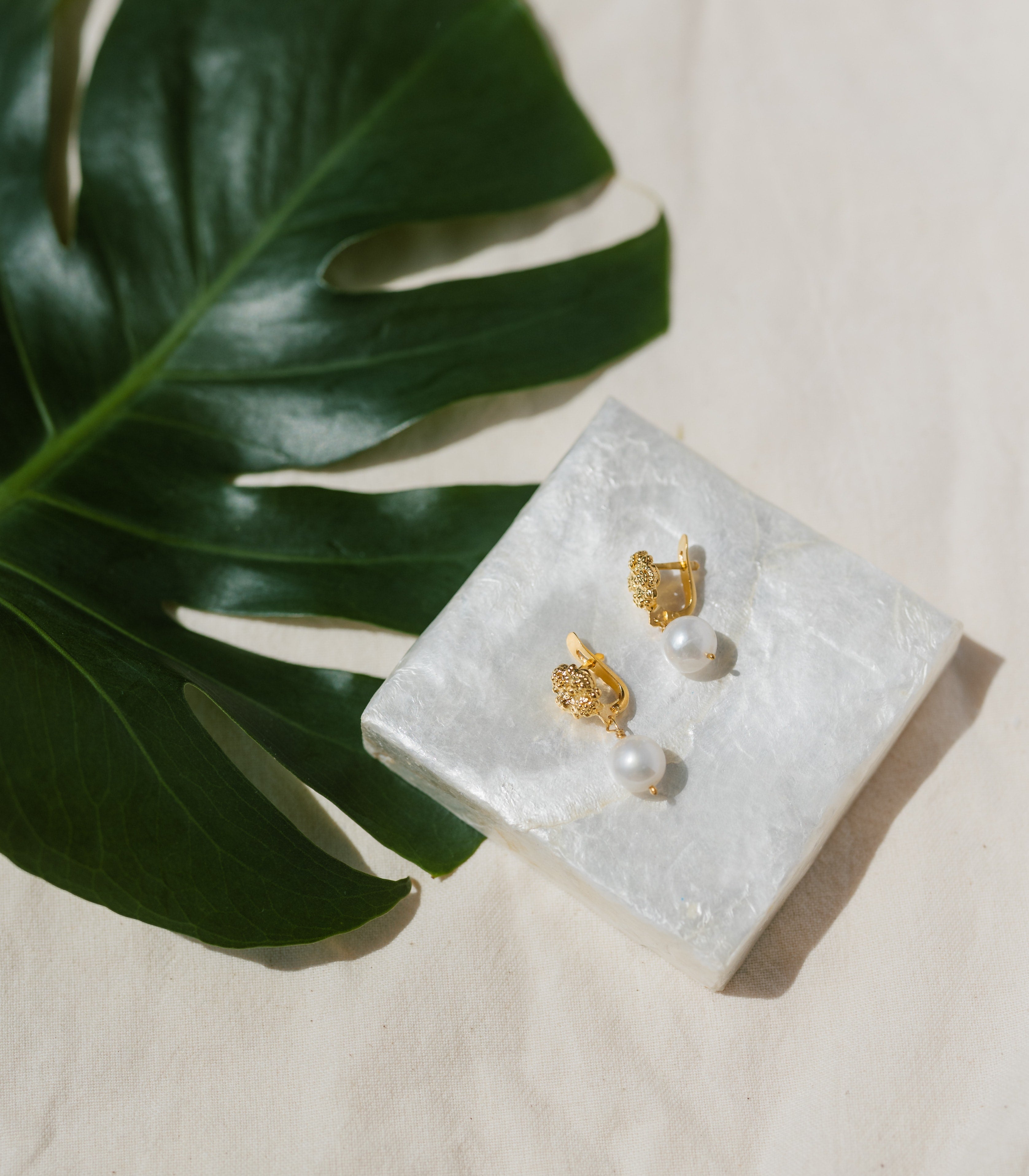 Estela Pearl Drop Earrings with 4 Rositas - AMAMI