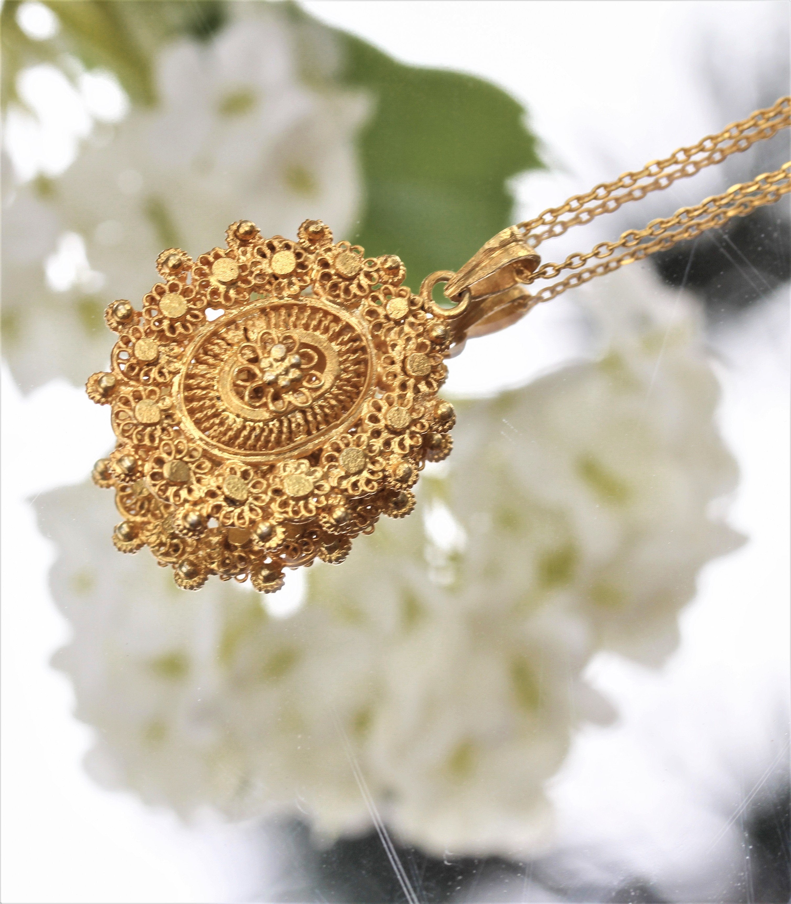 Mini Relikaryo Pendant Necklace - AMAMI