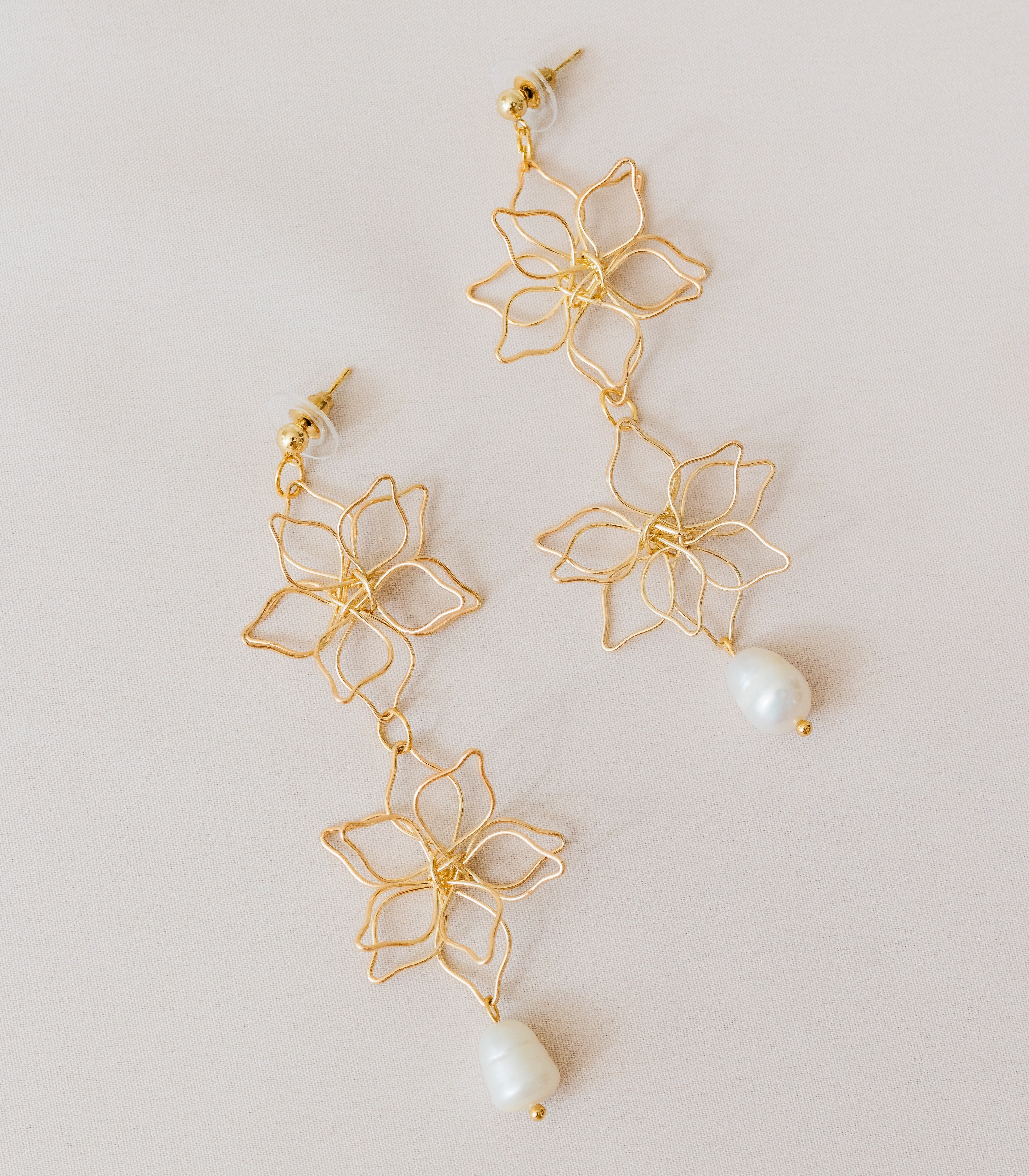 Flora Drop Pearl Earrings - Arete