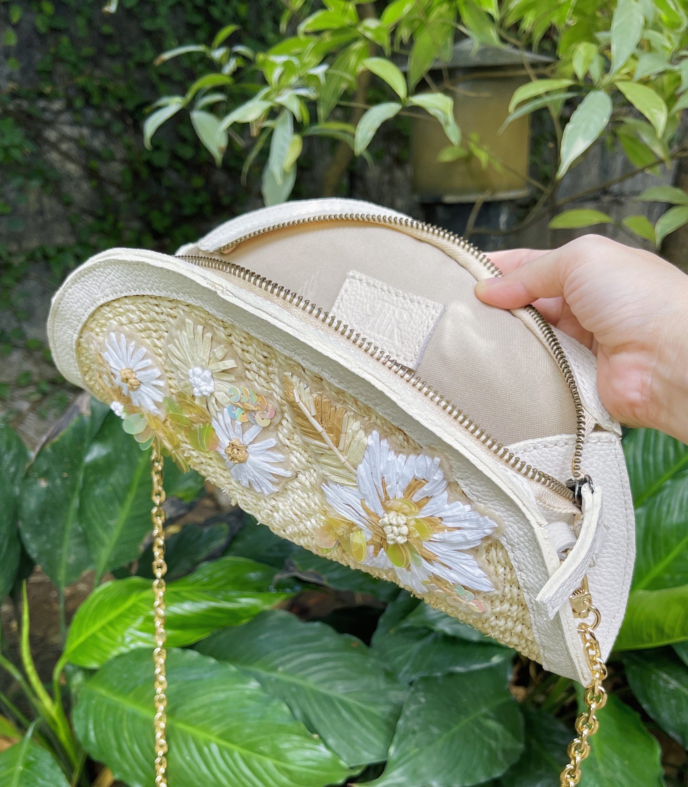 Luna Abaca Clutch - R2R