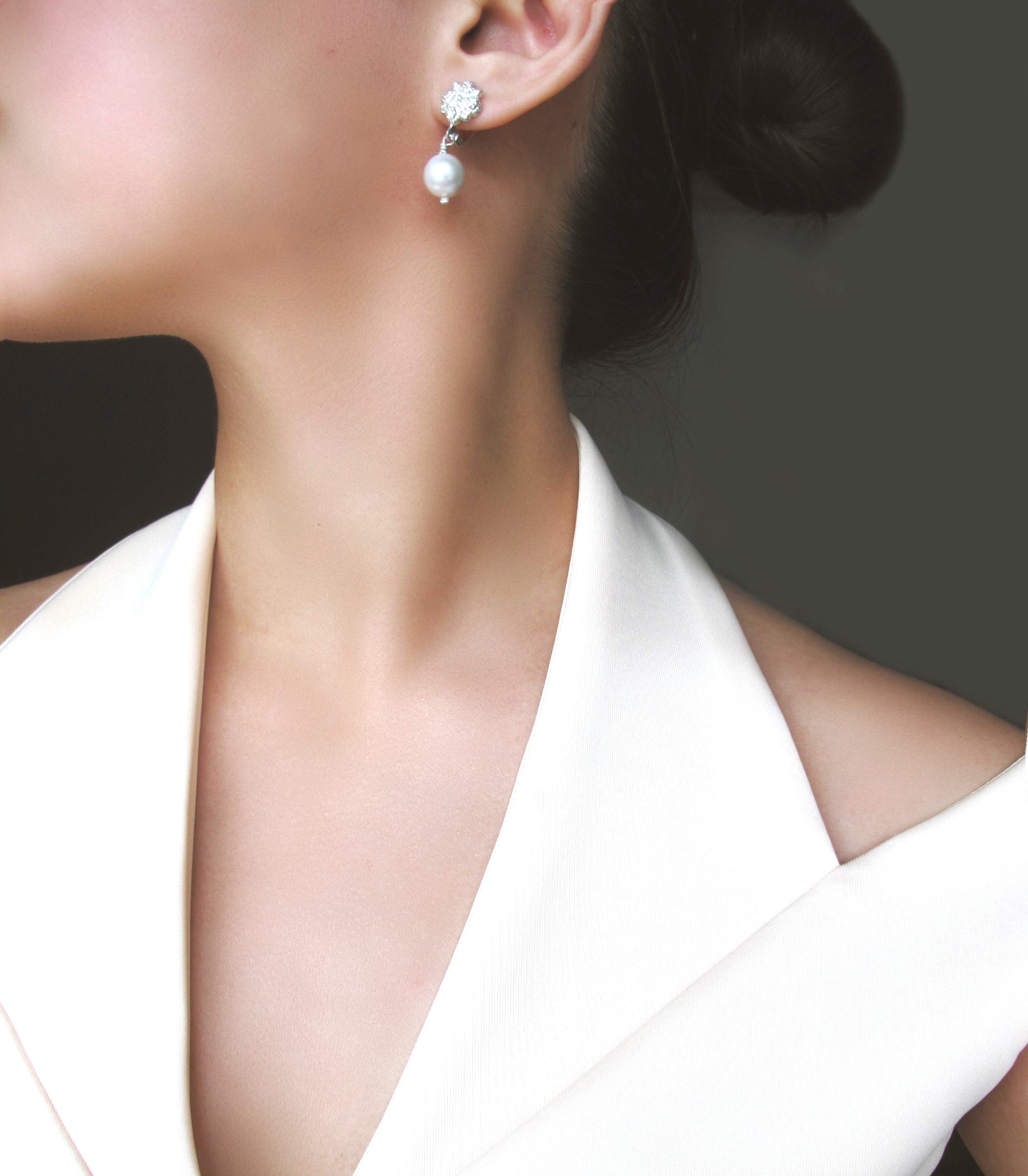 Estela Pearl Drop Earrings with 4 Rositas in Silver - AMAMI