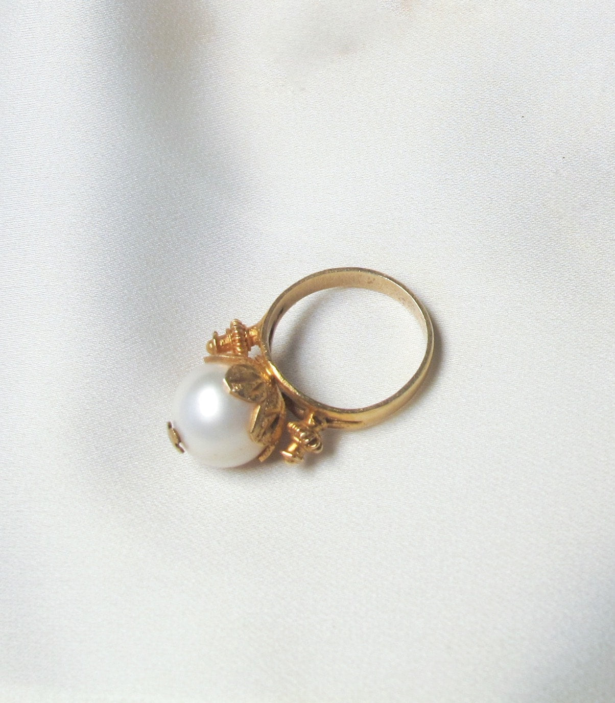 Pearl Tambourine Ring - AMAMI