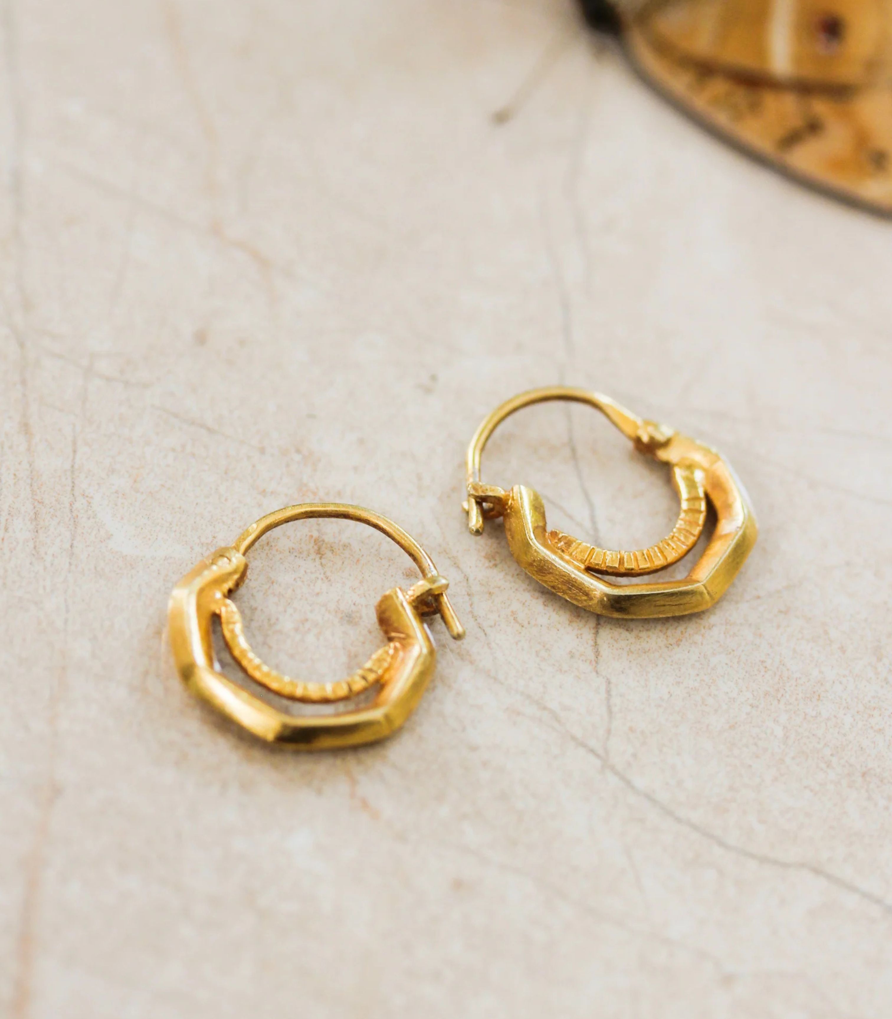 Chingkakawayan Ivatan Gold Hoop Earrings - AMAMI