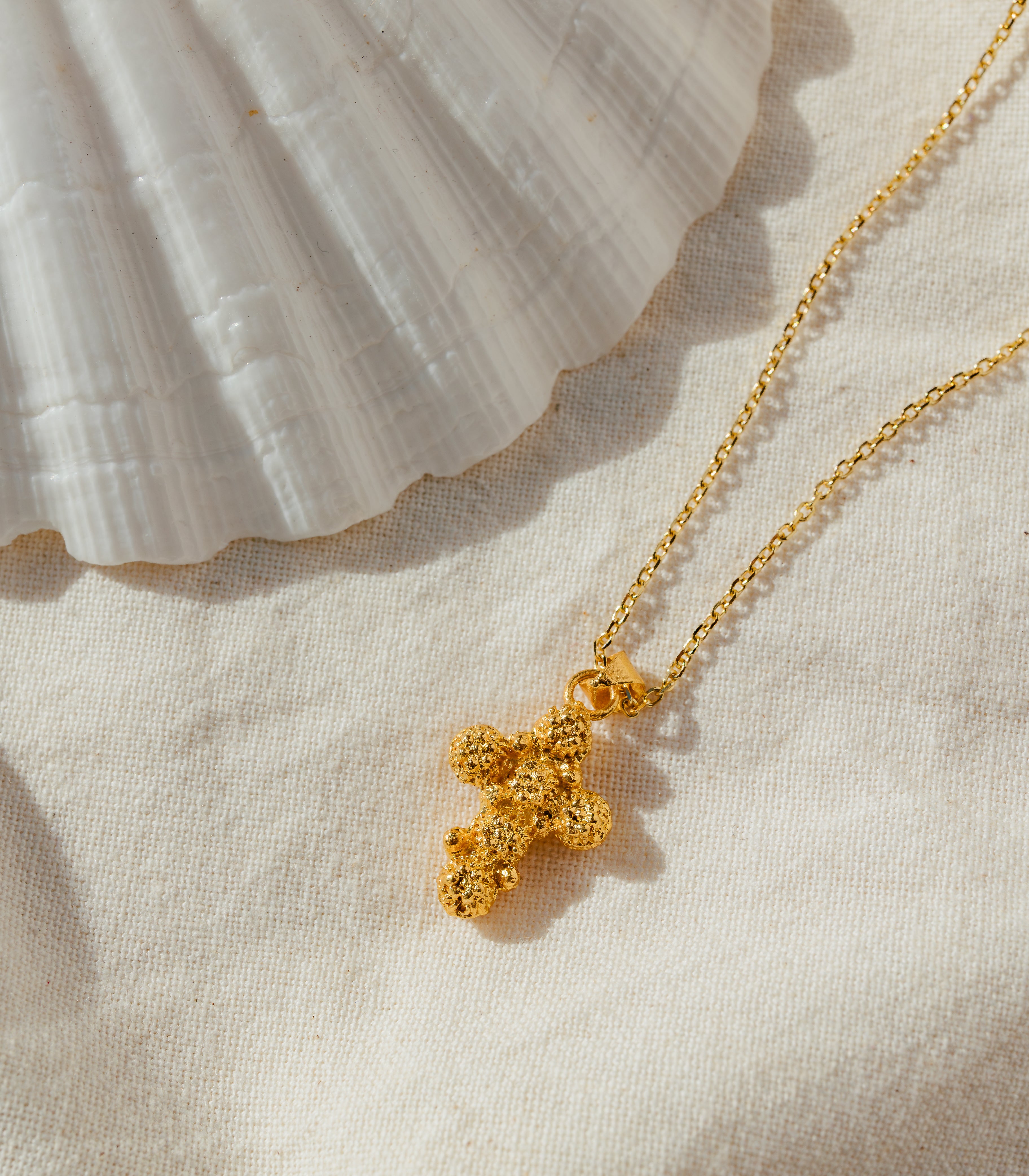Cross Pendant Necklace - AMAMI