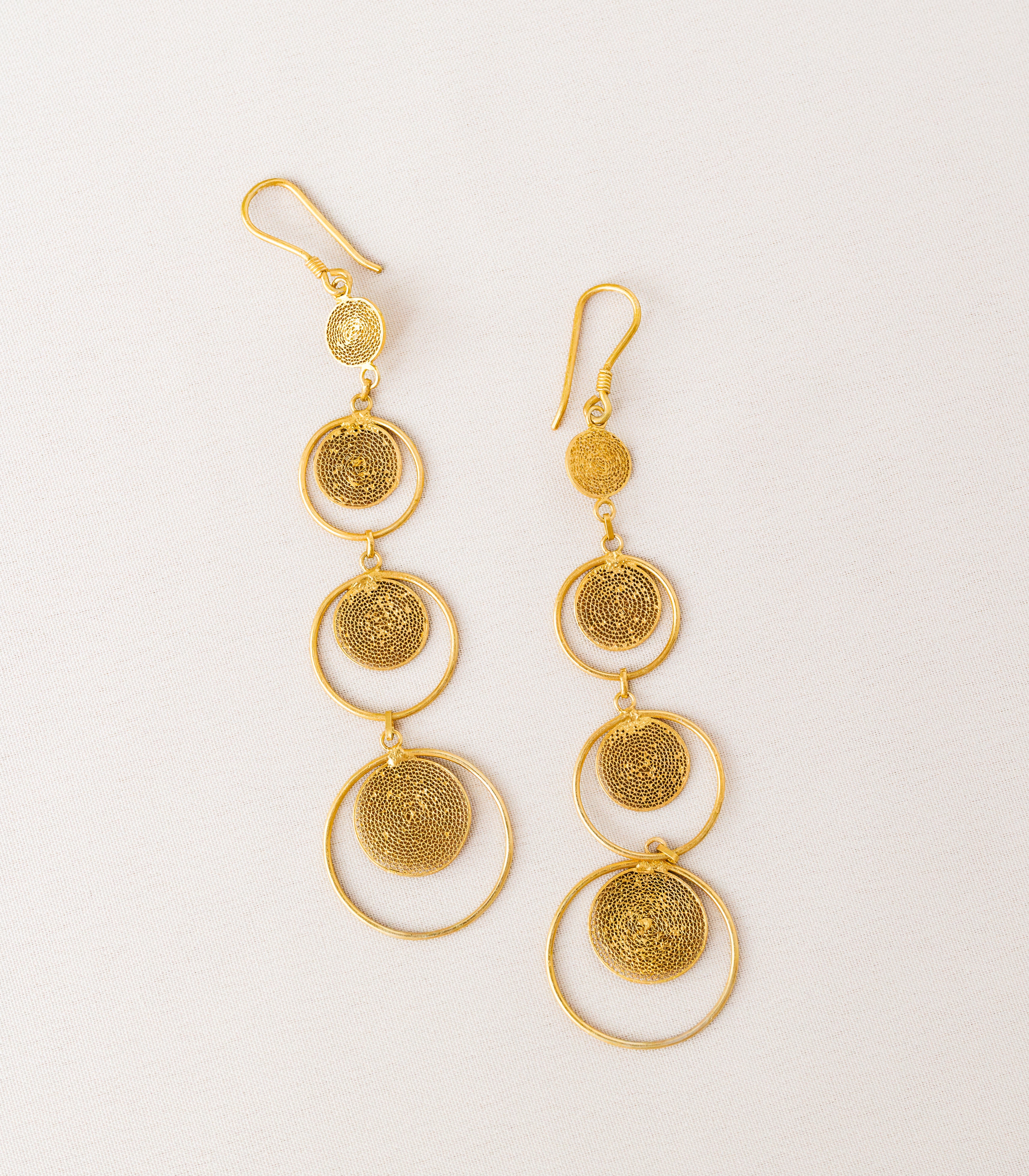 Dionne Filigree 4-Disc Drop Earrings - AMAMI