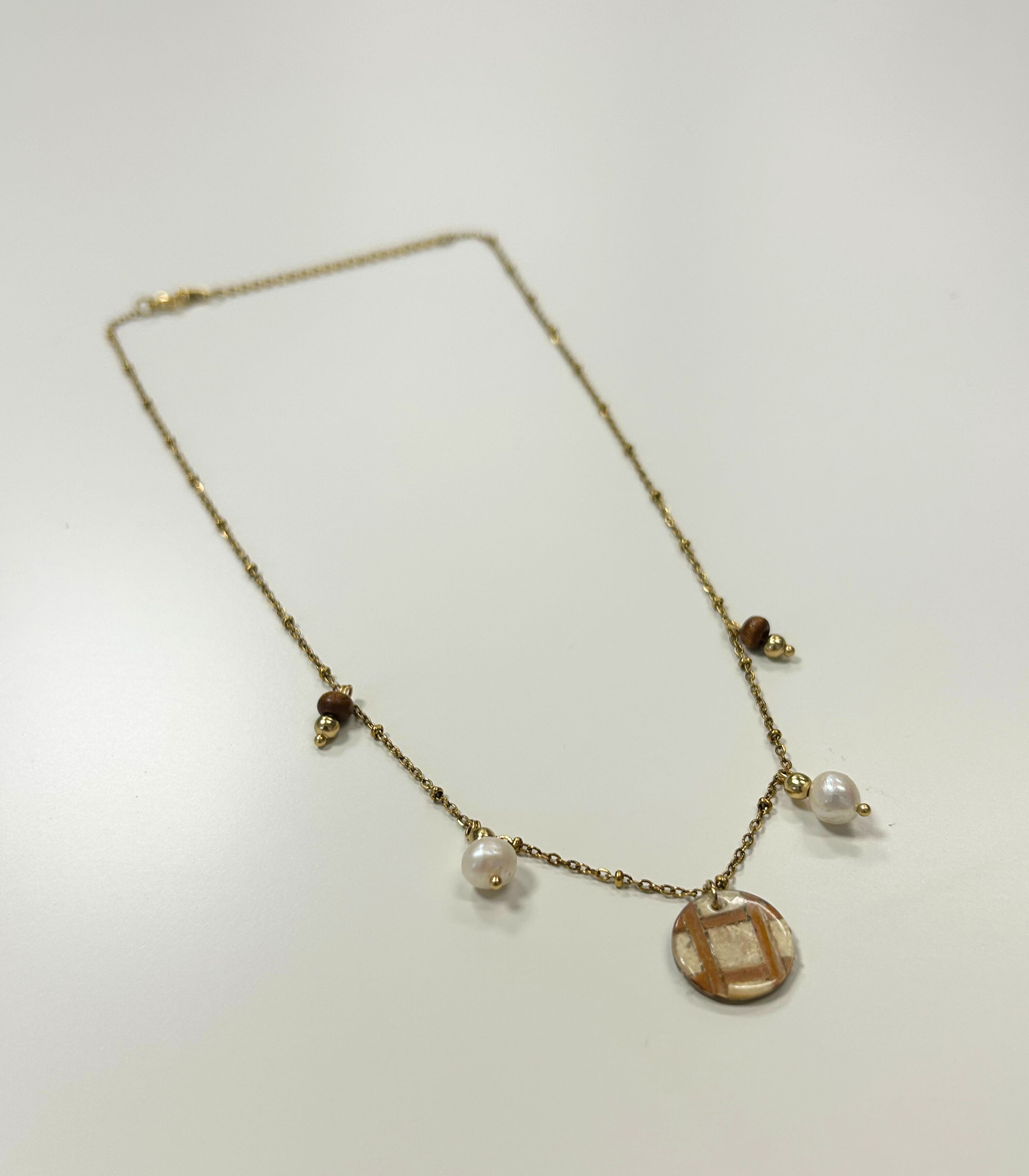Capiz Pearl Pendant Necklace - Arete