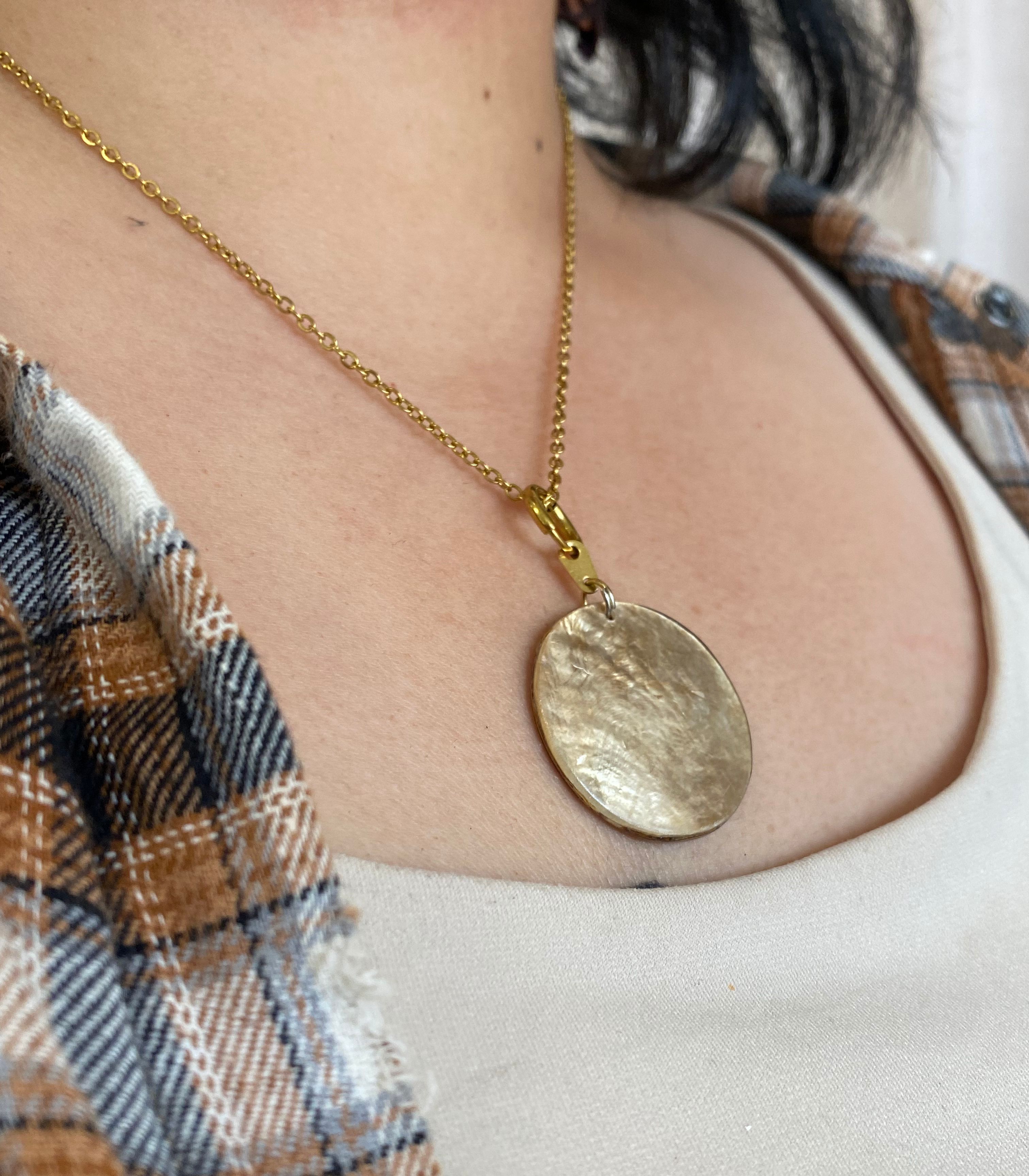 Capiz Reversible Circle Pendant Necklace - Arete