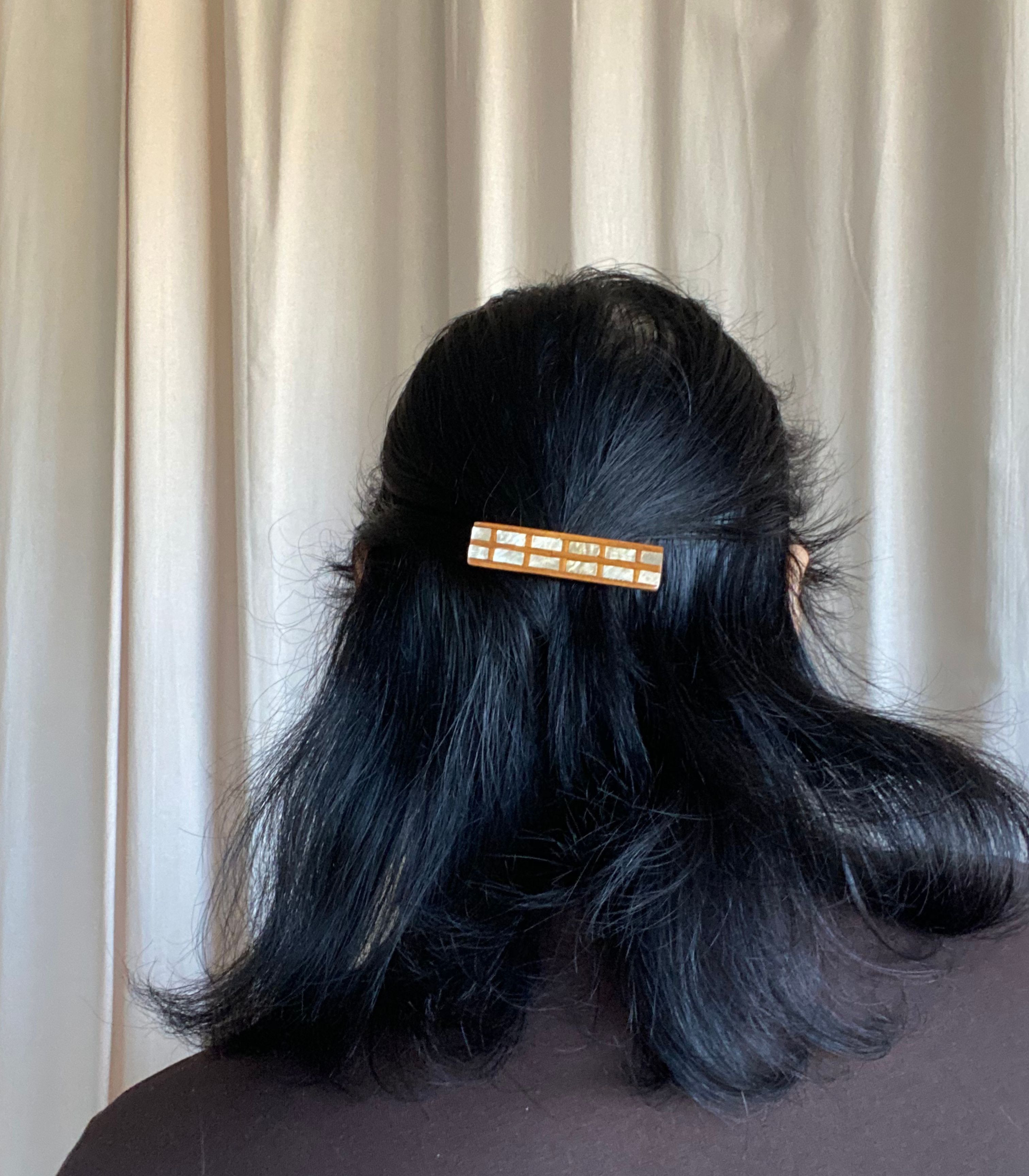 Casa Capiz Shell Hair Clip