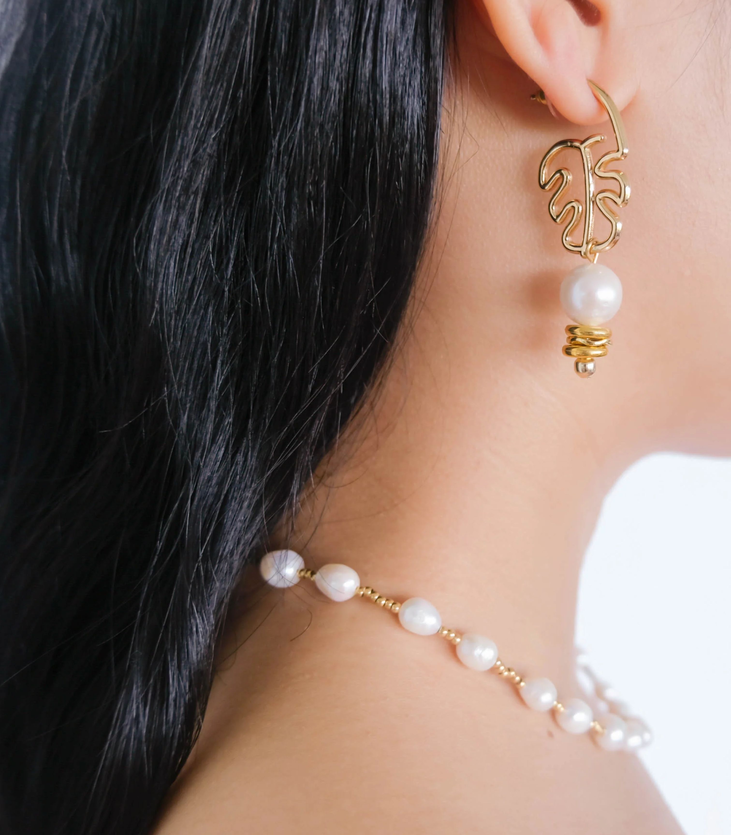Palmera Gota Pearl Earrings - Arete
