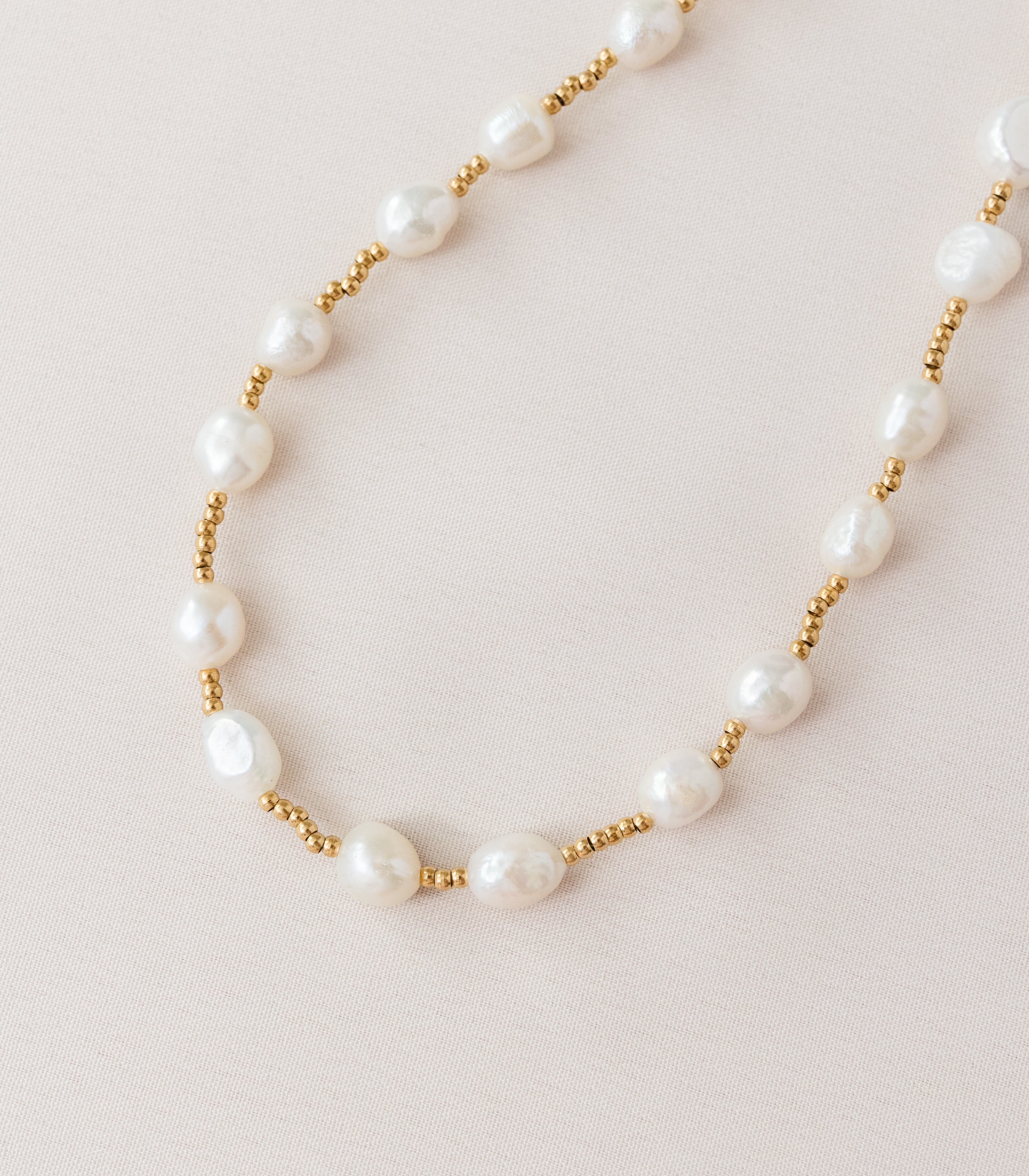 Rosario Pearl Necklace - Arete