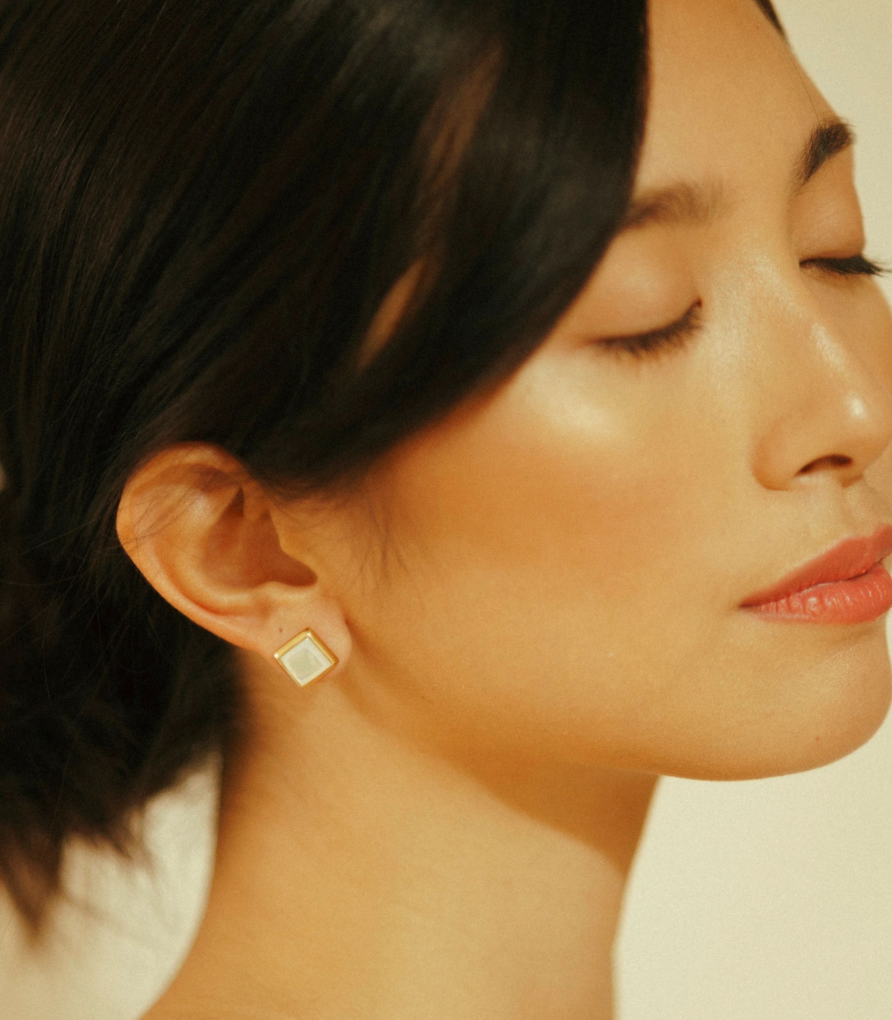 Quad Stud Earrings In Mother of Pearl - Lily Jewelry