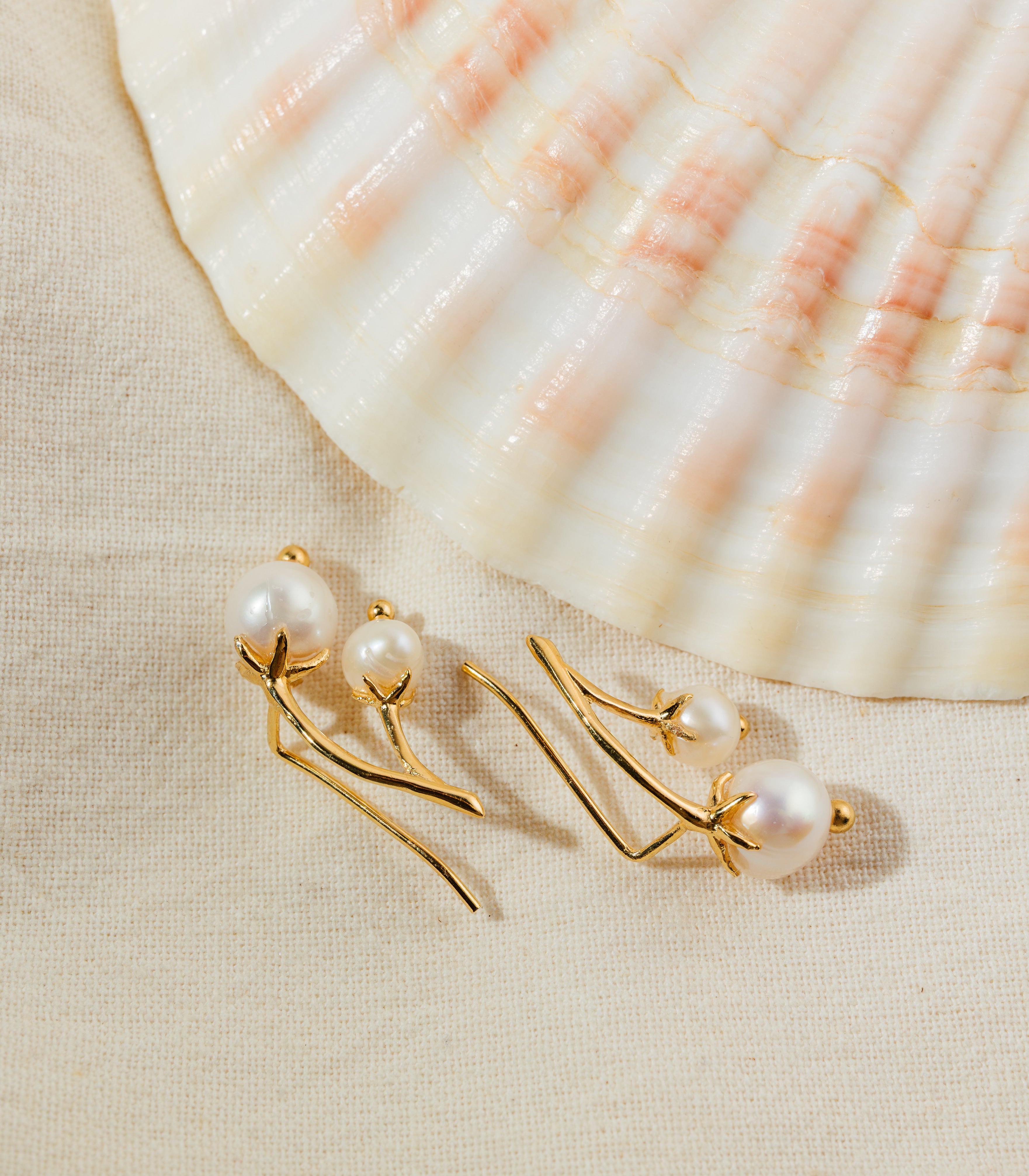 Aratilis Ear Crawlers In Pearl - Lily Jewelry