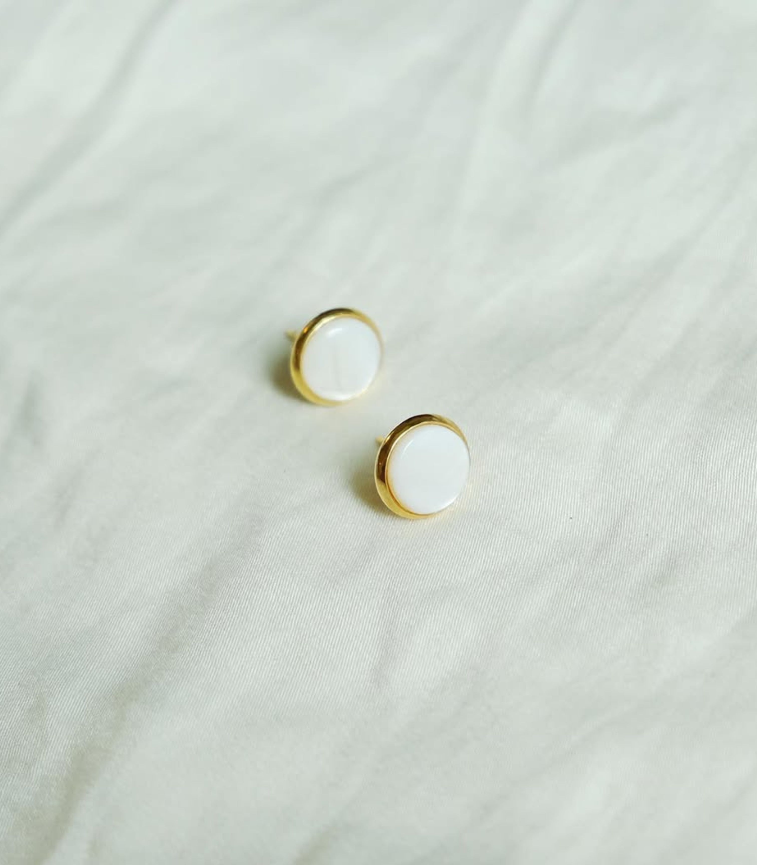Gina Multi-Wear Studs & Dangle Earrings in Mother of Pearl