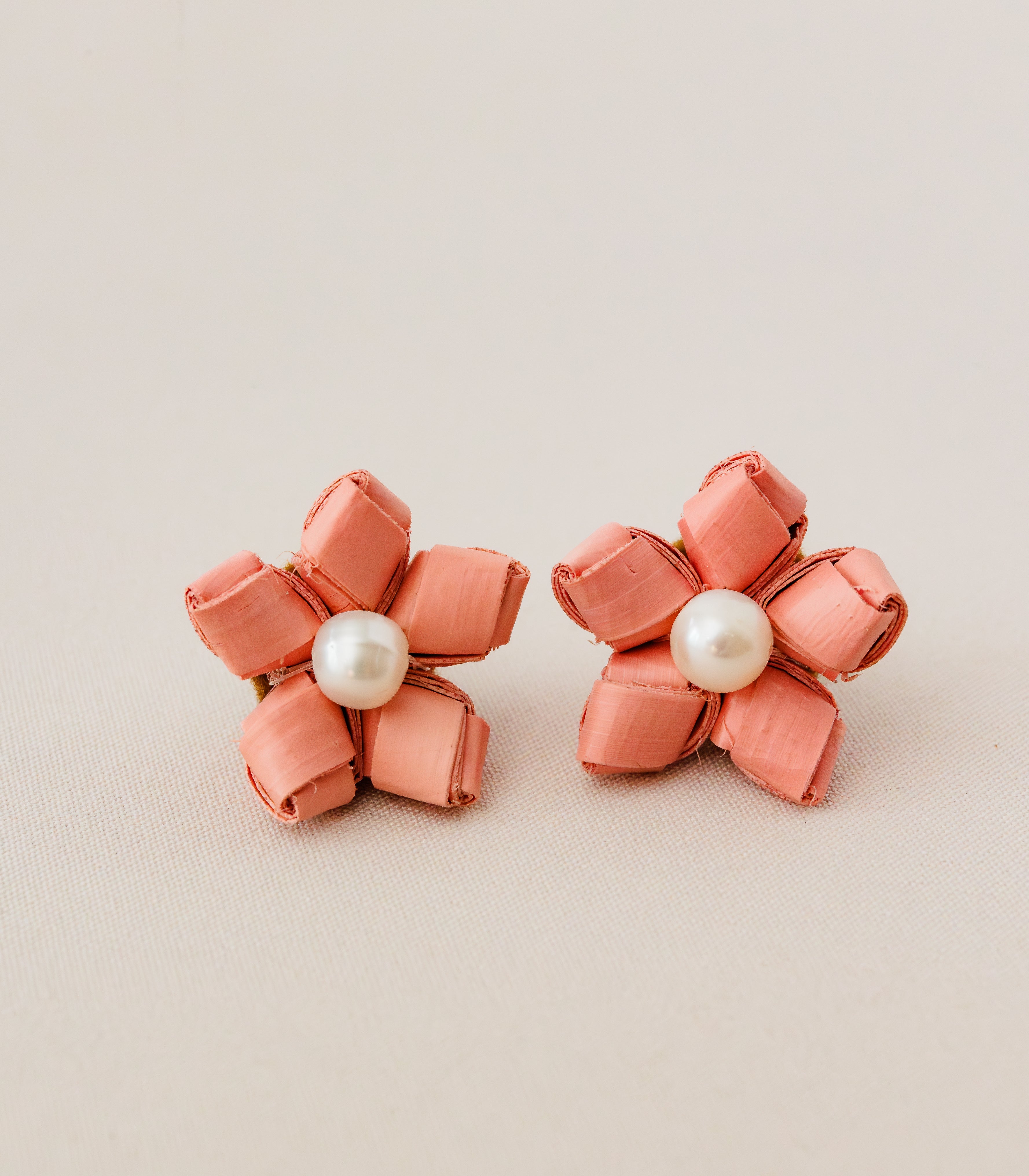 Gabriela Silang Palmera Pearl Studs - Rosas - Punique
