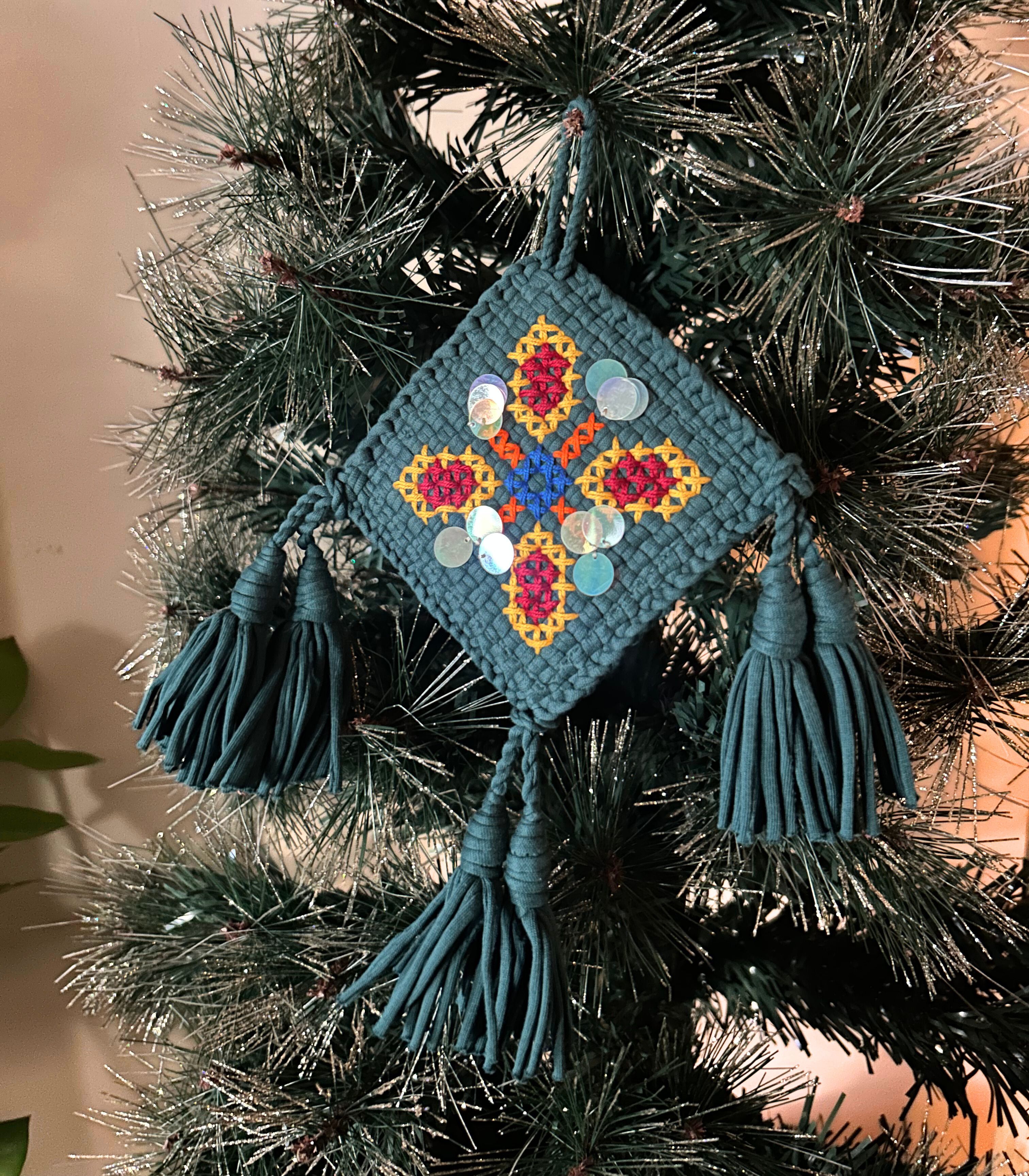 *Free Gift * Handwoven Mini Parol Ornament