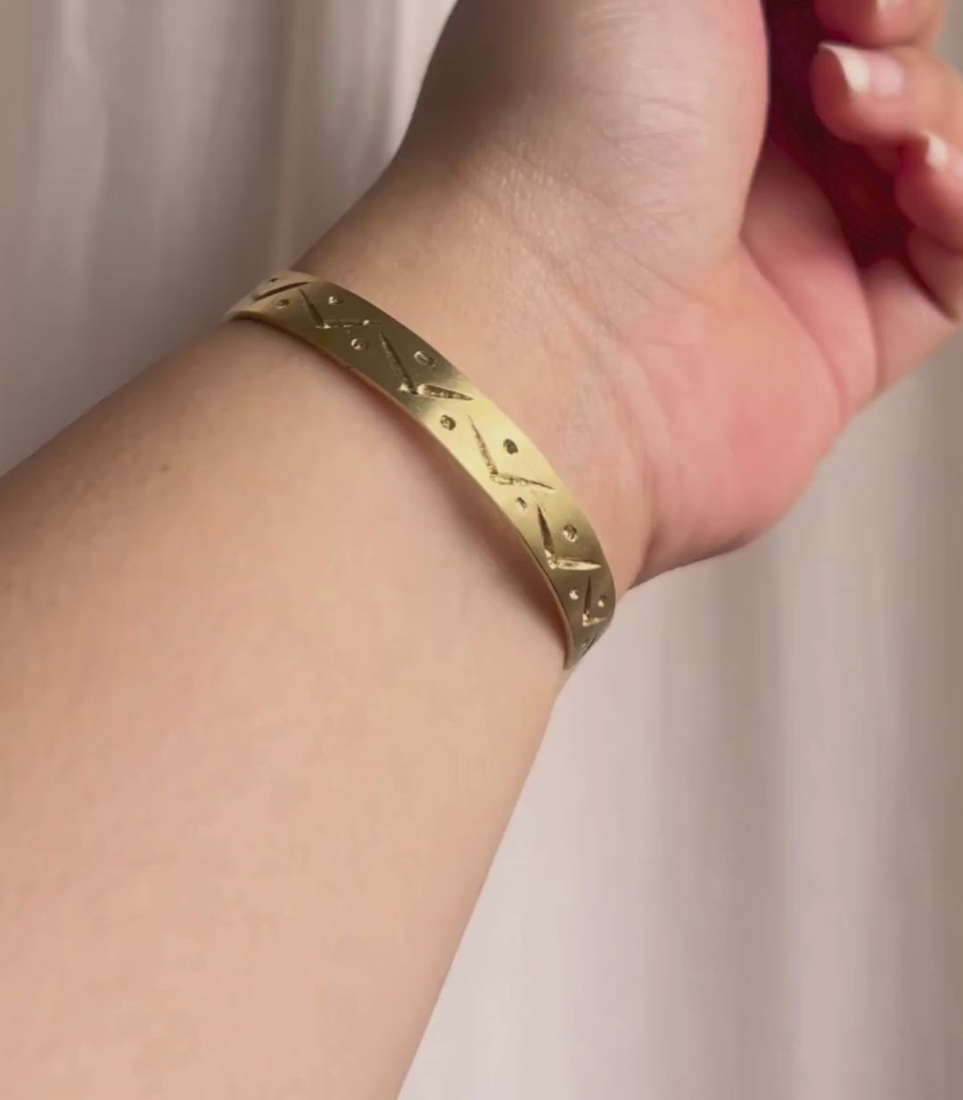 Sigol Nedek Mountains Brass Bangle - Sesotunawa