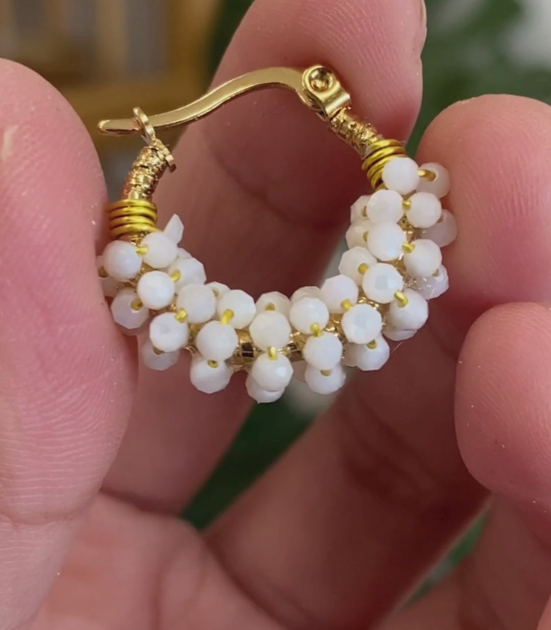 Cascara Mother of Pearl Hoop Earrings - Arete