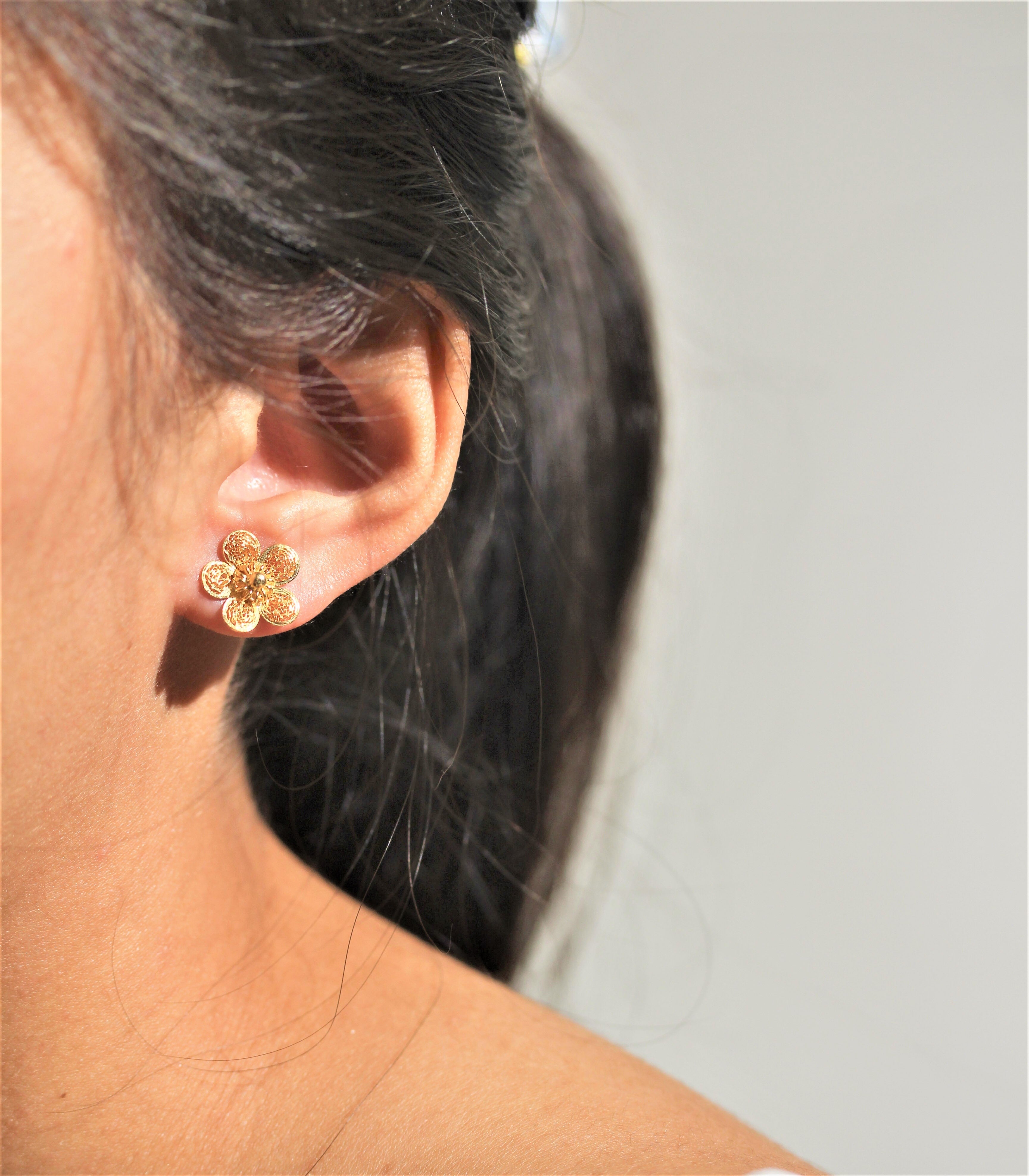 Sampaguita Filigree Stud Earrings - AMAMI