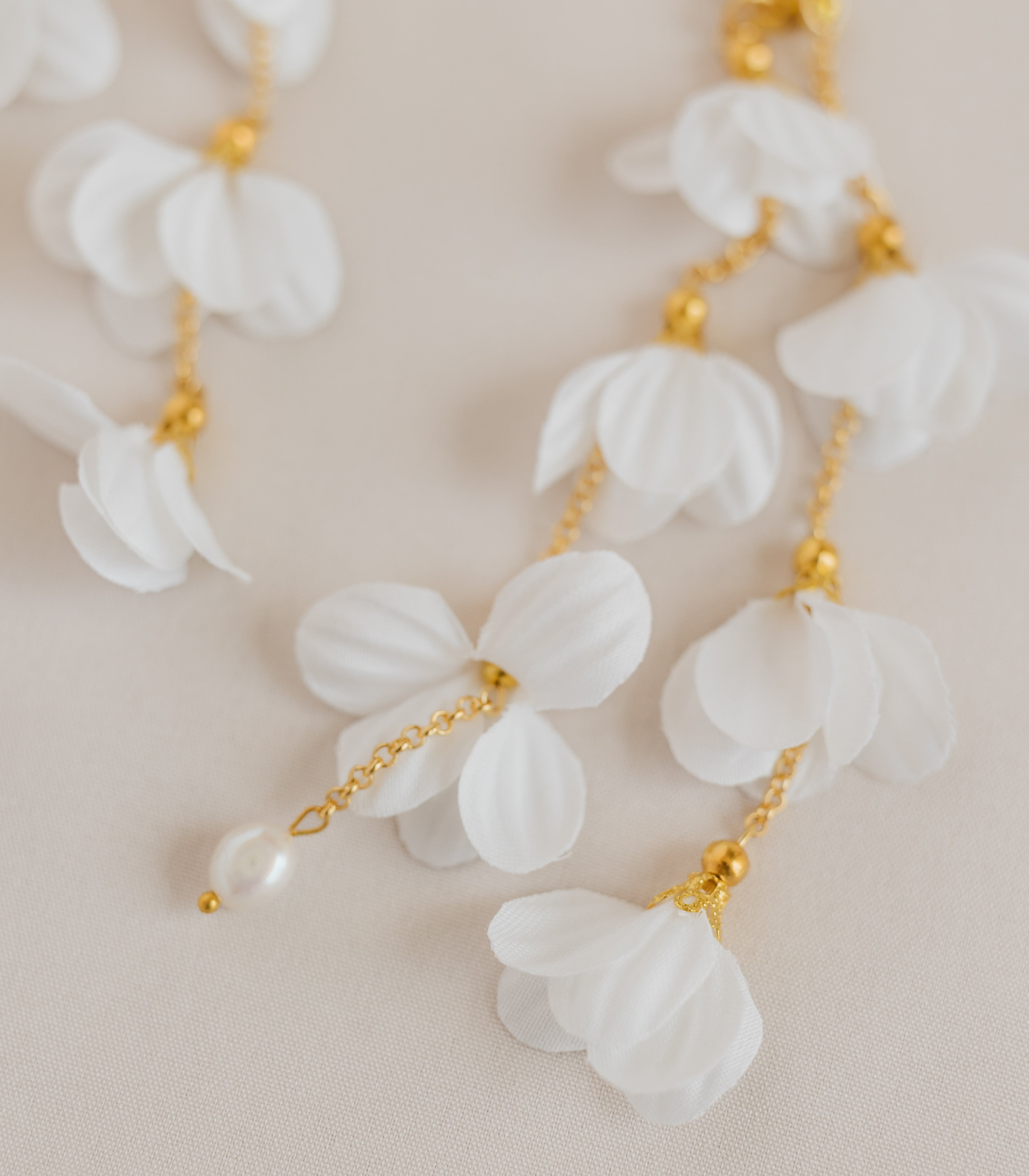 Caida Bloom Drops - White - Arete