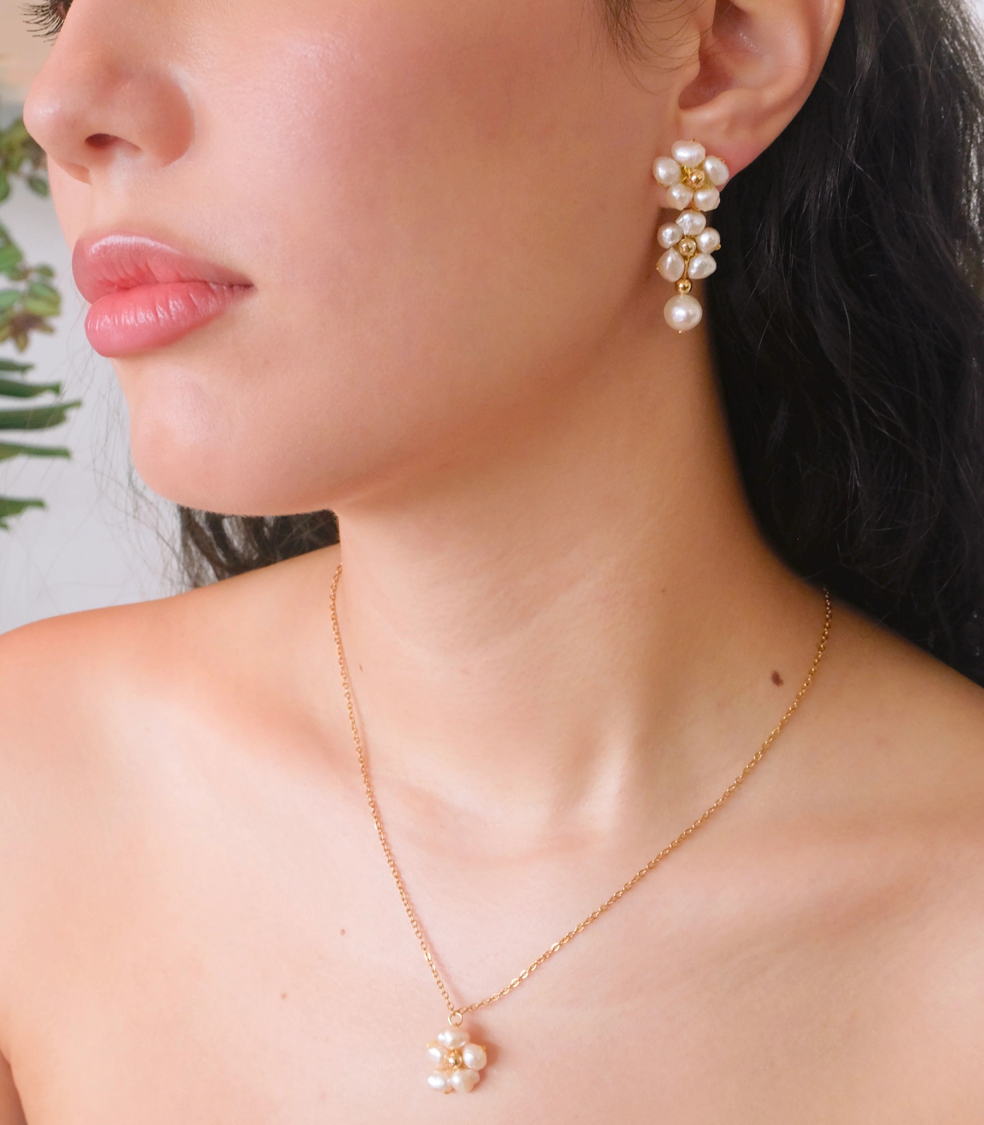 Kalachuchi Pearl Necklace - Arete