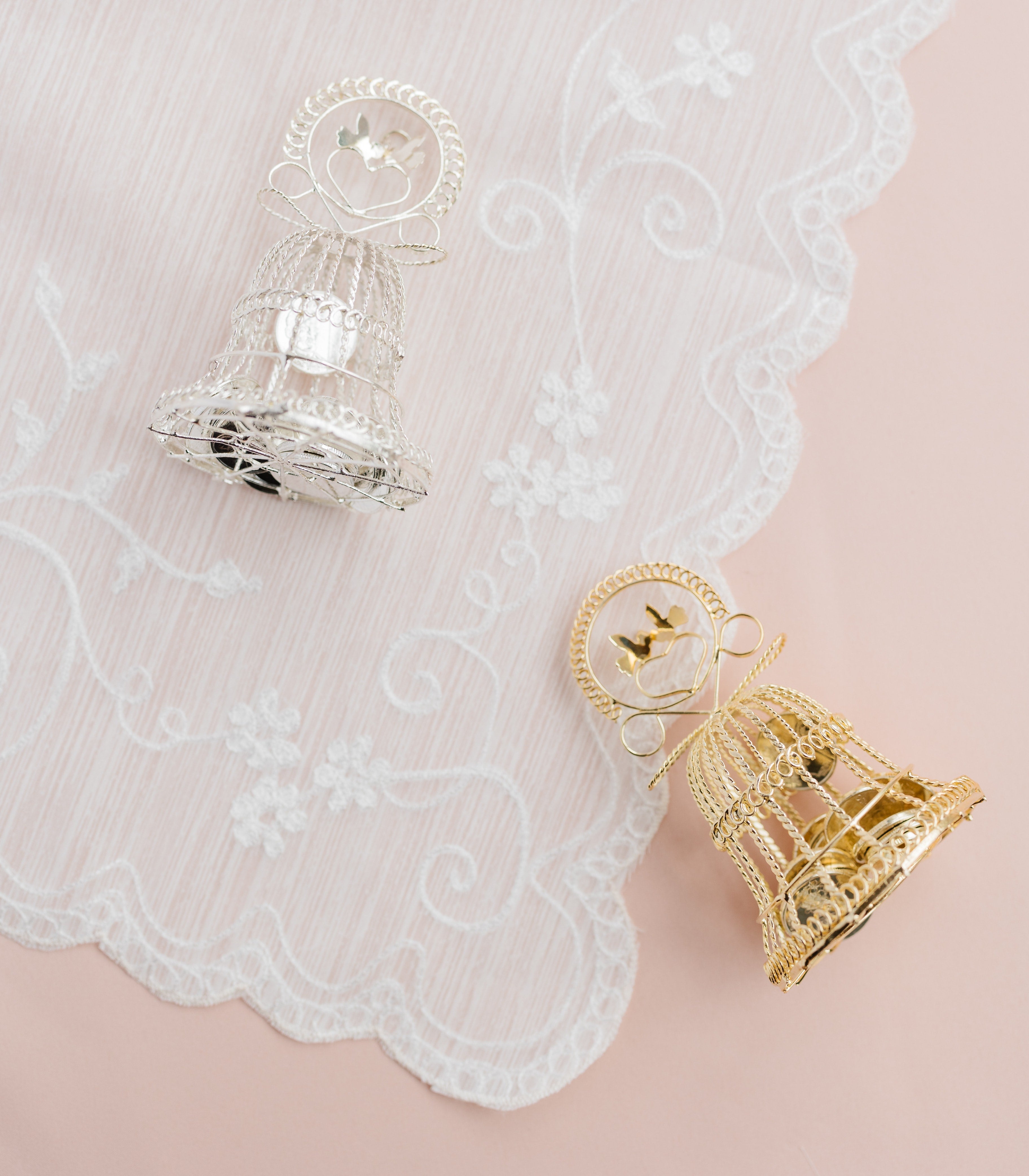 WeddingLibrary - Gold & Silver - Bell Arras